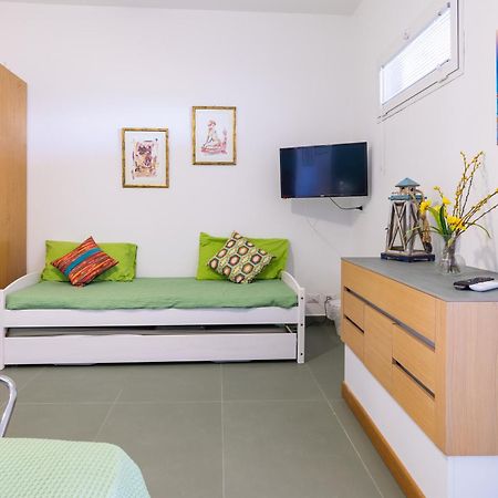 Luxury Suites & Apartment Con Accesso Alla Spiaggia E Parcheggio Privato - Vista Mare Lido Conchiglia Kültér fotó